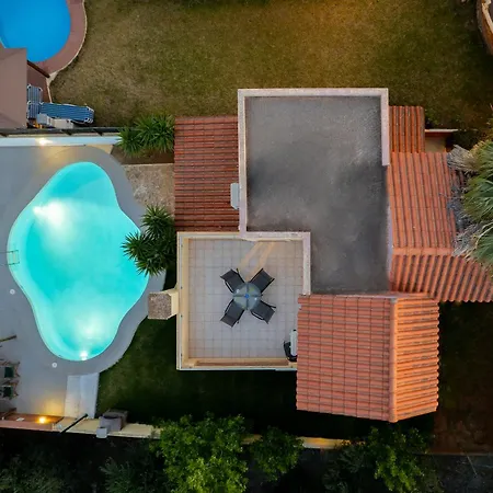 Renia's Hersonissos (Crete)