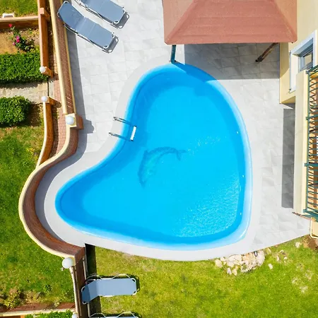 Renia's Hersonissos (Crete)